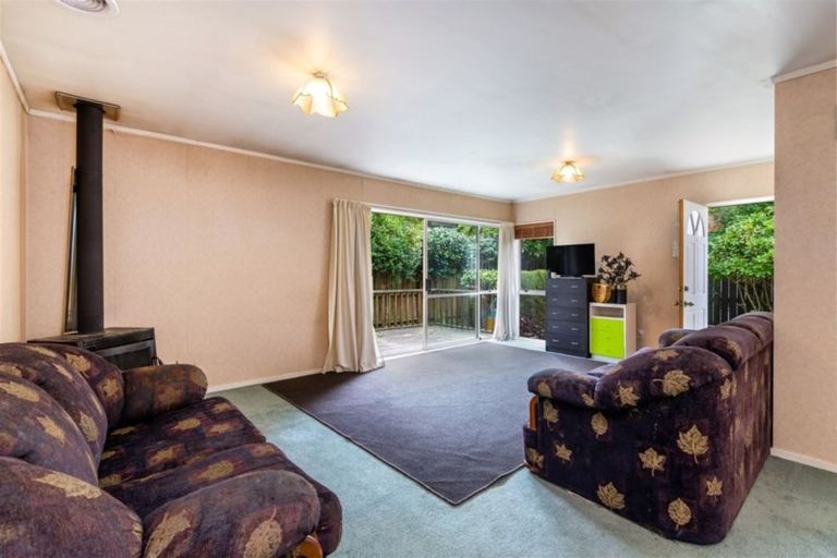 Photo of property in 2/15 Kotare Street, Hilltop, Taupo, 3330