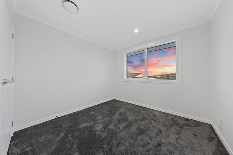 Photo of property in 18 Te Ara Aukati Terrace, Pokeno, 2471