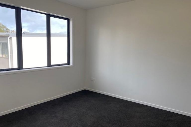 Photo of property in 20 Karoro Road, One Tree Point, 0118