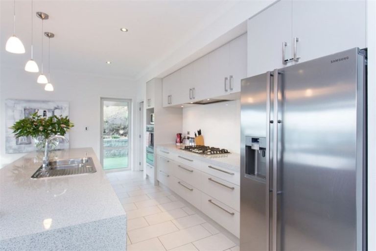 Photo of property in 4 Saint Remy Lane, Redcliffs, Christchurch, 8081