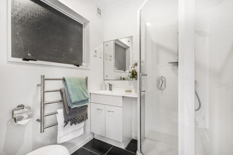 Photo of property in 118 Glengarry Road, Glen Eden, Auckland, 0602