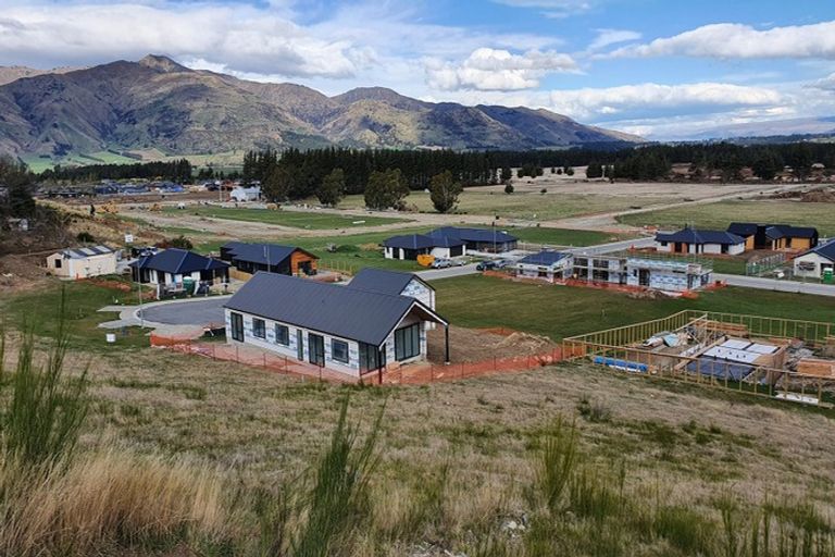 Photo of property in 11 Magpie Place, Lake Hawea, Wanaka, 9382