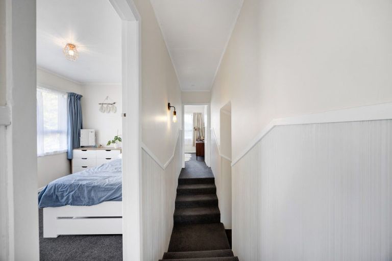 Photo of property in 1 Nikau Street, Inglewood, 4330