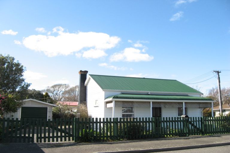 Photo of property in 9 Lambert Street, Marton, 4710