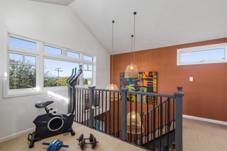 Photo of property in 200 Queen Street, Northcote Point, Auckland, 0627