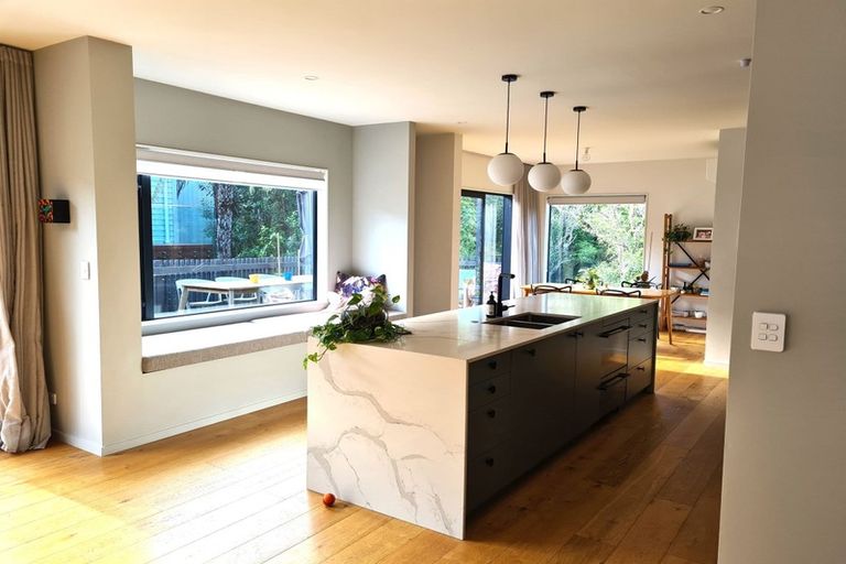 Photo of property in 39a Verbena Road, Birkdale, Auckland, 0626