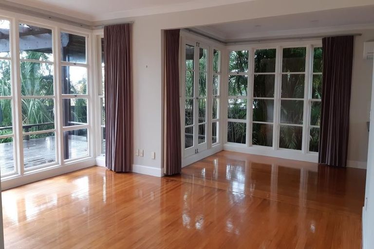 Photo of property in 82a Mcrobbie Road, Kingseat, Papakura, 2580