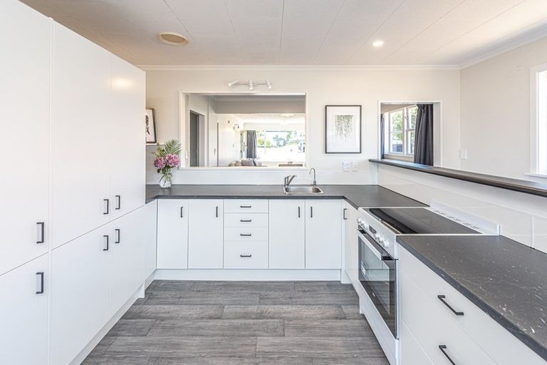 Photo of property in 27 Hood Street, Castlecliff, Whanganui, 4501