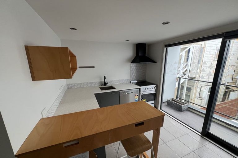 Photo of property in 3/464 Adelaide Road, Berhampore, Wellington, 6023