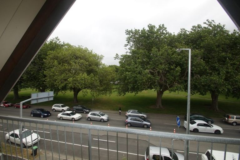 Photo of property in 6/32 Cranmer Square, Christchurch Central, Christchurch, 8013