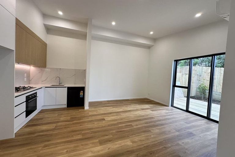 Photo of property in 7/25 Hutchinson Avenue, New Lynn, Auckland, 0600