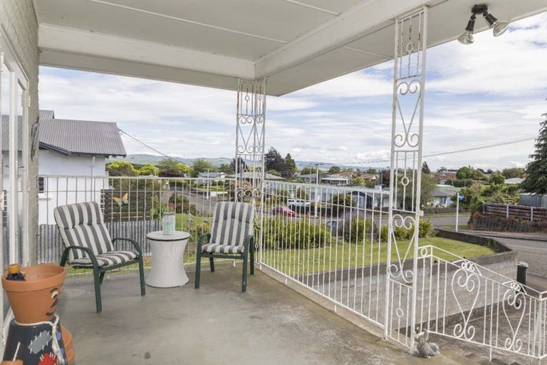 Photo of property in 18 Chamberlain Street, Dannevirke, 4930