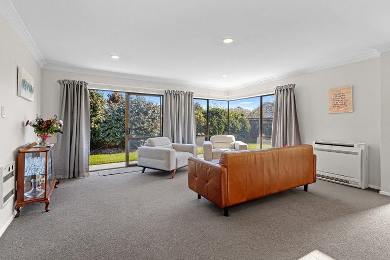 Photo of property in 78 Regency Crescent, Redwood, Christchurch, 8051