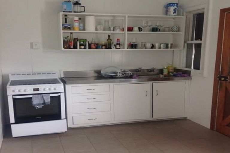 Photo of property in 16 Donald Place, St Albans, Christchurch, 8014