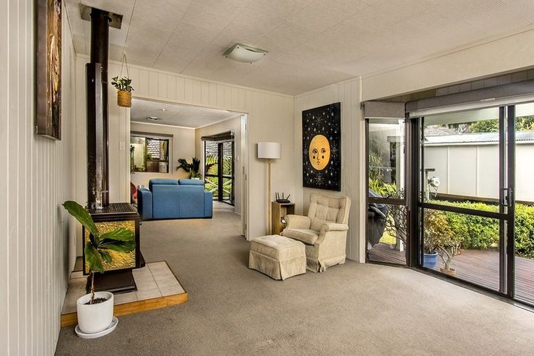 Photo of property in 94a Konini Road, Titirangi, Auckland, 0604