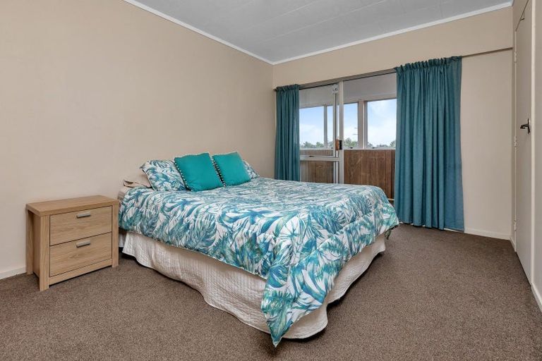 Photo of property in 15 Pyle Road West, One Tree Point, 0118