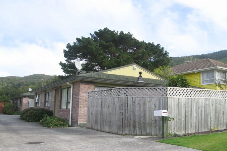 Photo of property in 73a Larsen Crescent, Tawa, Wellington, 5028