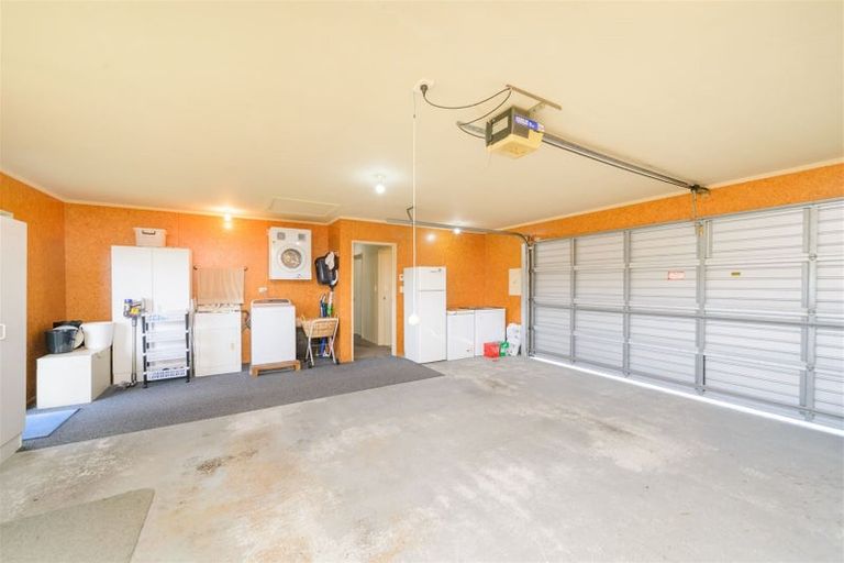 Photo of property in 6 Almond Grove, Feilding, 4702
