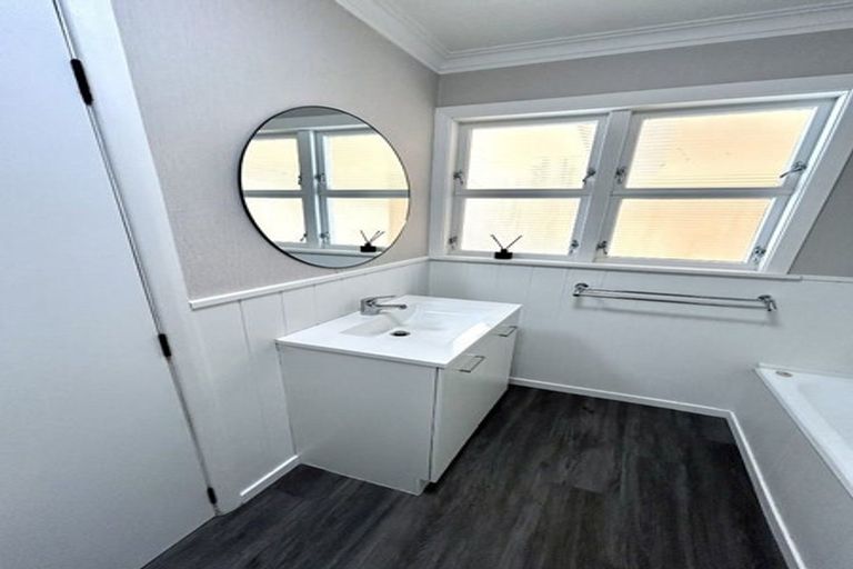 Photo of property in 1 Highfield Place, Levin, 5510