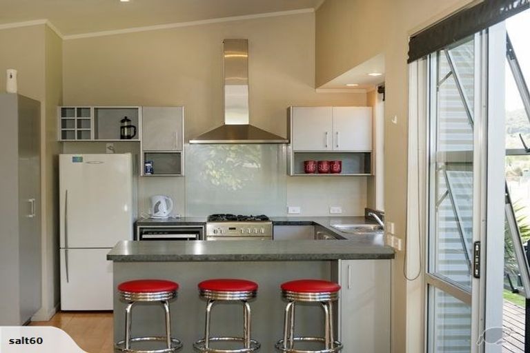 Photo of property in 10 Taunui Place, Cooks Beach, Whitianga, 3591