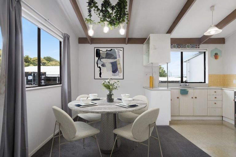 Photo of property in 2/46 Station Road, Pukekohe, 2120