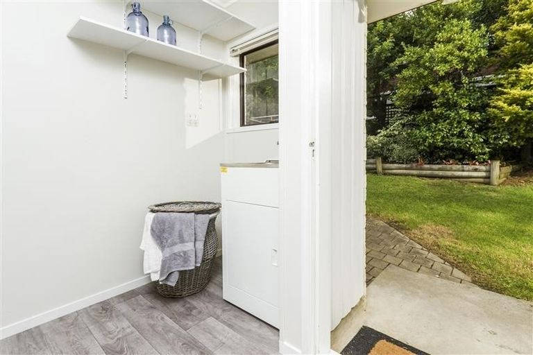 Photo of property in 2/21 Waiau Street, Torbay, Auckland, 0630