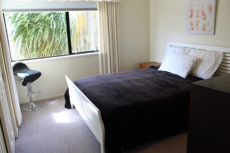 Photo of property in 2/18 Gillard Place, Eastern Beach, Auckland, 2012