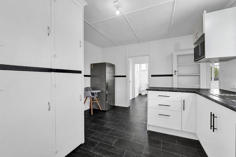 Photo of property in 59 Camberwell Road, Hawera, 4610