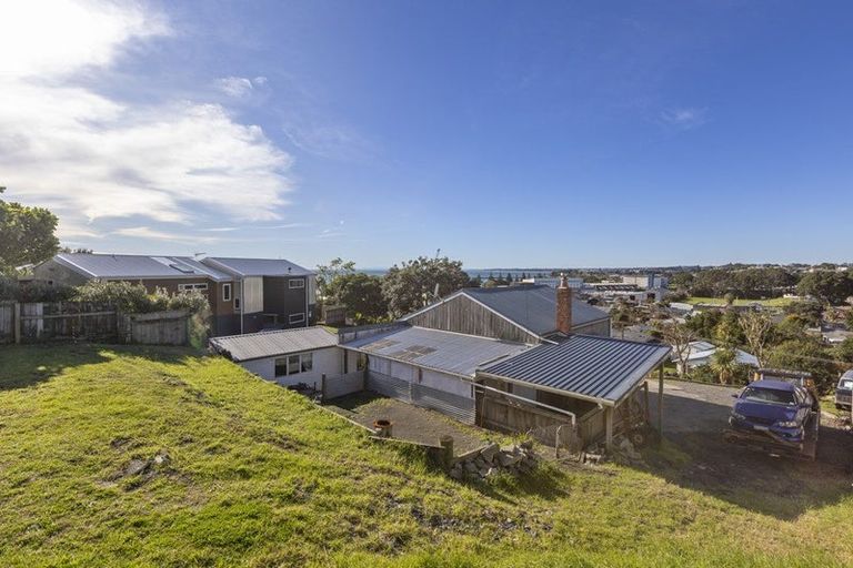 Photo of property in 32 Ngamotu Road, Moturoa, New Plymouth, 4310