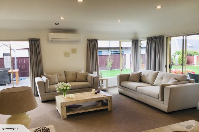 Photo of property in 17 Gillean Street, Havelock North, 4130