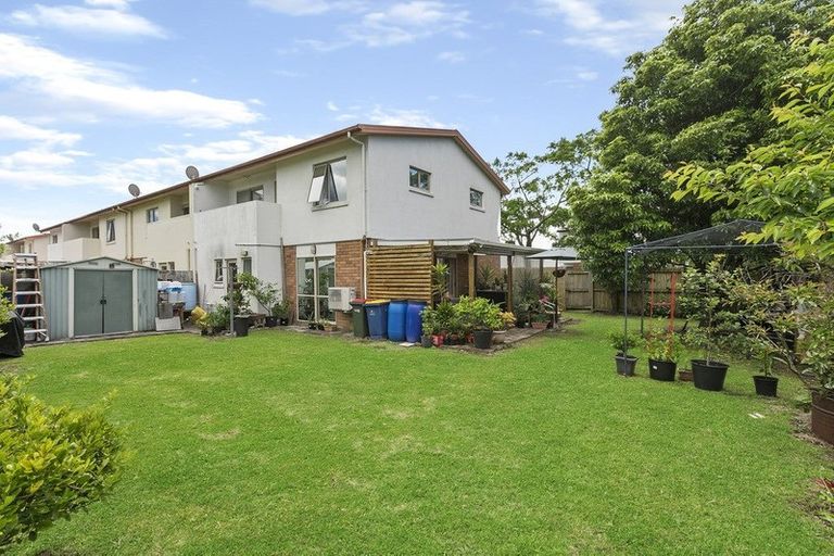 Photo of property in 17 Kora Avenue, Ranui, Auckland, 0612