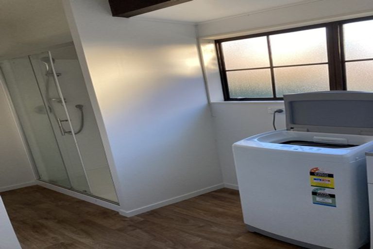 Photo of property in 136 Karori Road, Karori, Wellington, 6012