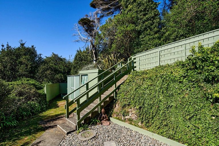 Photo of property in 1a Sunrise Boulevard, Tawa, Wellington, 5028