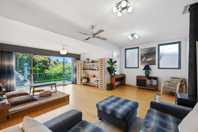 Photo of property in 60 Beach Road, Mellons Bay, Auckland, 2014