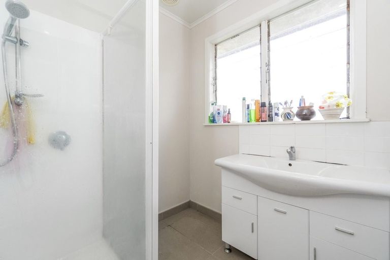 Photo of property in 35 Barbary Avenue, Kelston, Auckland, 0602