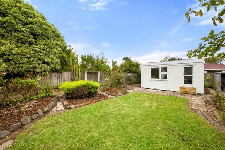 Photo of property in 16 Ilfracombe Place, Burnside, Christchurch, 8053