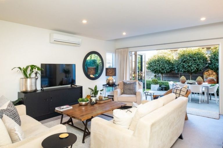 Photo of property in 12 Winston Lane, Ahuriri, Napier, 4110