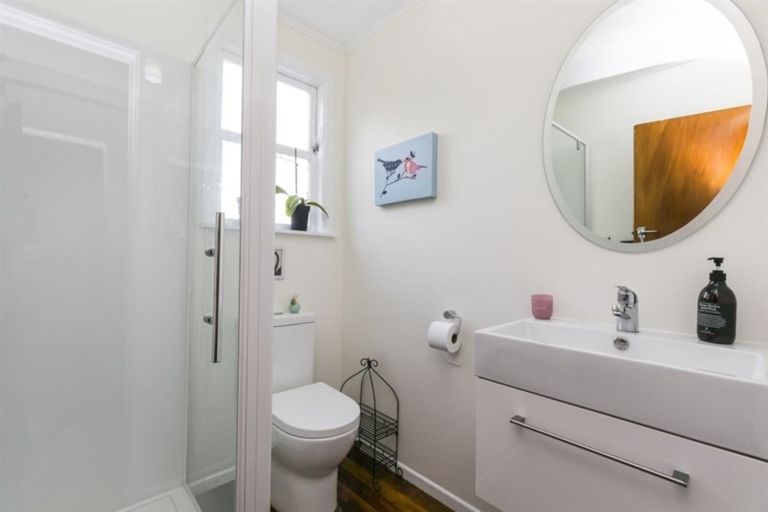 Photo of property in 160 Parkvale Road, Karori, Wellington, 6012