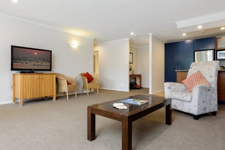 Photo of property in 206/178 Marine Parade, Mount Maunganui, 3116
