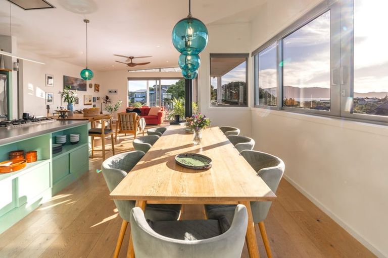 Photo of property in 6 Pine Ridge Terrace, Waikanae Beach, Waikanae, 5036