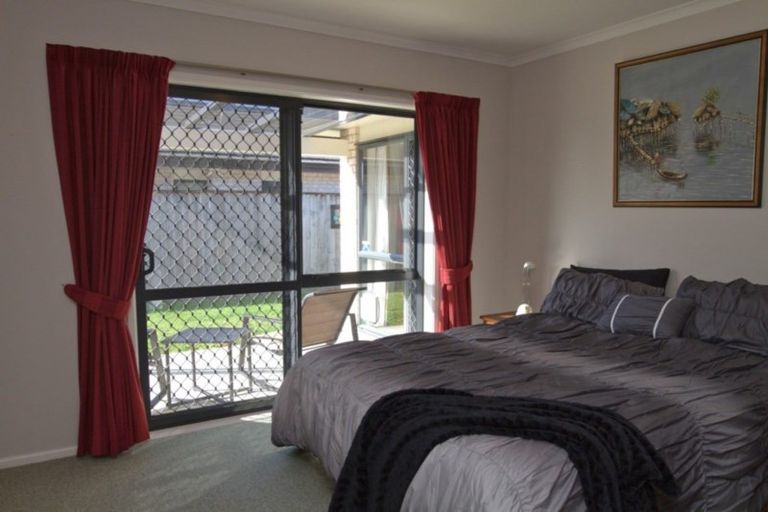 Photo of property in 43 Bowen Street, Levin, 5510