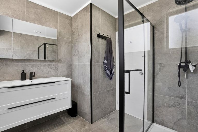 Photo of property in 1/55b Springs Road, Parakai, 0830