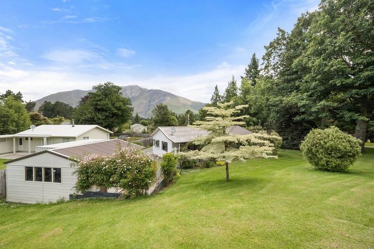 Photo of property in 1 Harper Place, Lake Coleridge, 7572