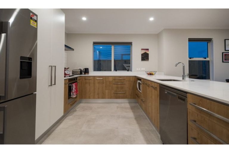 Photo of property in 6 Vincent Mcgrath Crescent, Swanson, Auckland, 0614