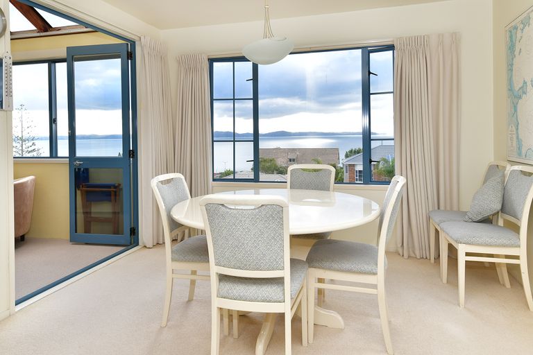 Photo of property in 59 Pacific Parade, Army Bay, Whangaparaoa, 0930