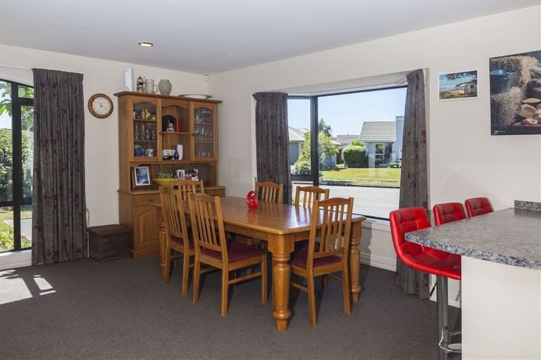 Photo of property in 17 Glencullen Drive, Casebrook, Christchurch, 8051