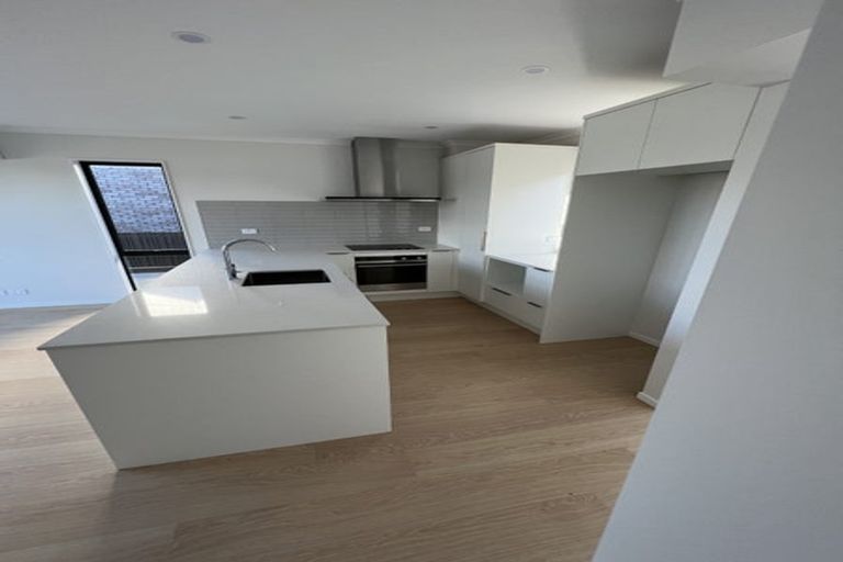 Photo of property in 10 Hema Road, Hobsonville, Auckland, 0616