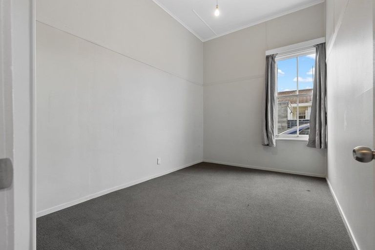 Photo of property in 35 West Street, West End, Palmerston North, 4412