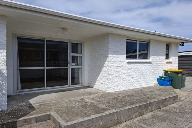 Photo of property in 35 Camellia Avenue, Bell Block, New Plymouth, 4312