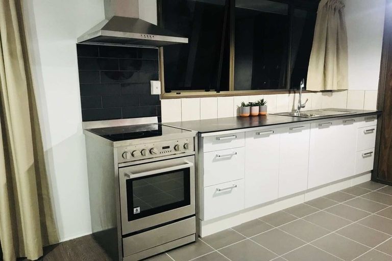 Photo of property in 2/520 Beach Road, Murrays Bay, Auckland, 0630